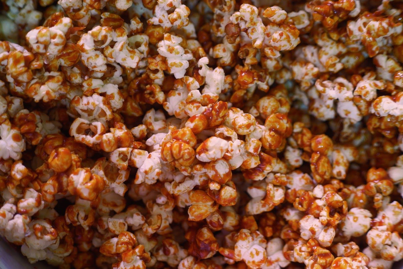 Maple crunch popcorn